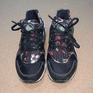 Women’s floral hurache